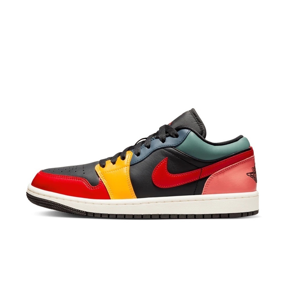 Sz 10.5 M / sz 12W Jordan 1 Low SE "Black/Fire Red/Taxi/French Blue